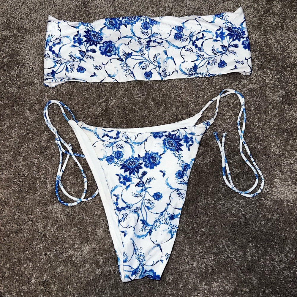 Meshki strapless bikini size large
